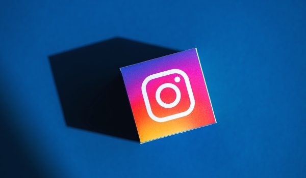 Instagram teste les liens cliquables dans les légendes de posts