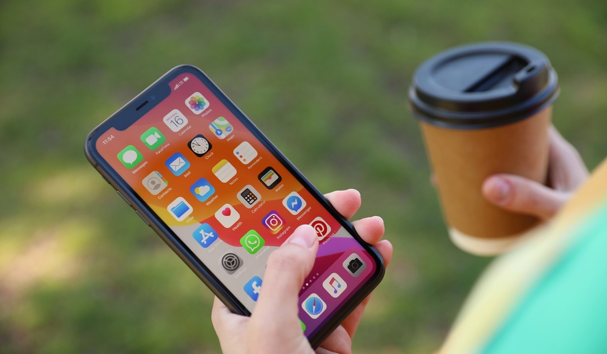 Une simple page web peut suffire à vider votre iPhone, alerte sur une faille massive