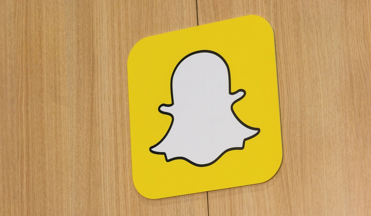 Snapchat annonce 2 000 milliards de snaps en 2025… mais cache un ralentissement inquiétant