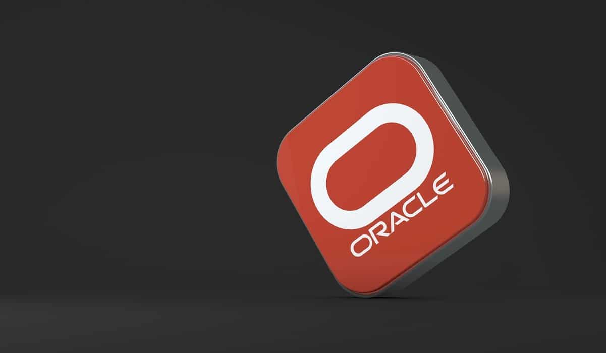 Oracle licencie jusqu’à 30 000 personnes par mail pour financer son pari IA à 500 milliards
