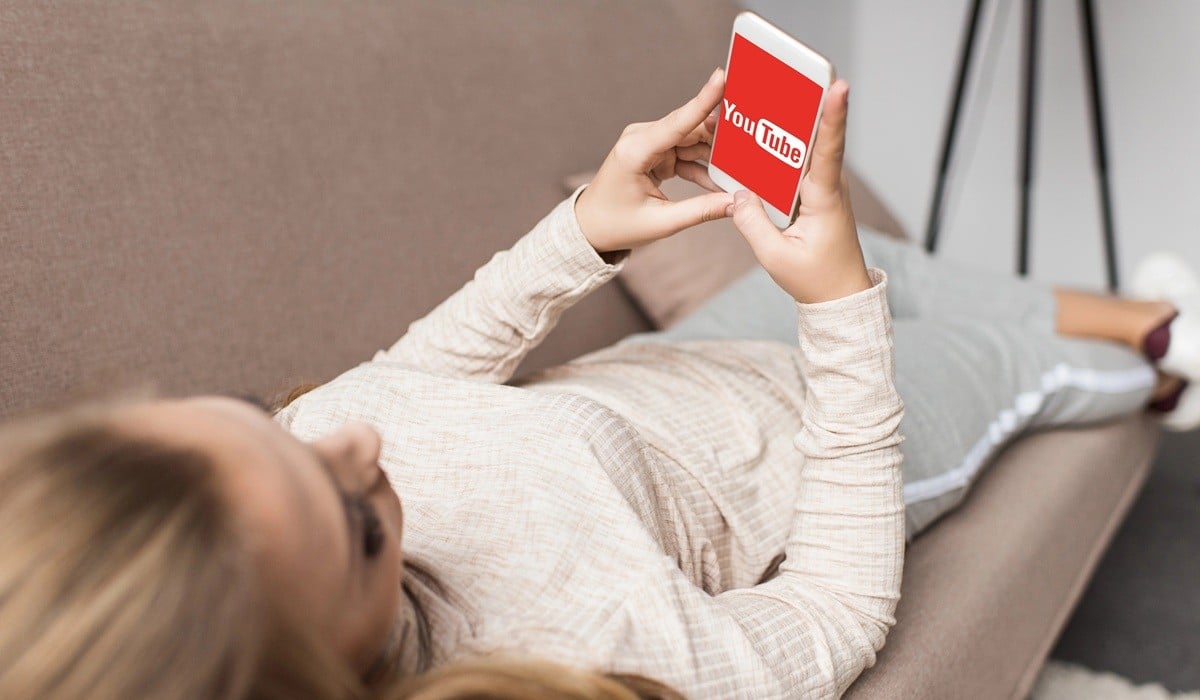 YouTube s’impose dans les salons : près d’un Français sur deux l’utilise chaque semaine