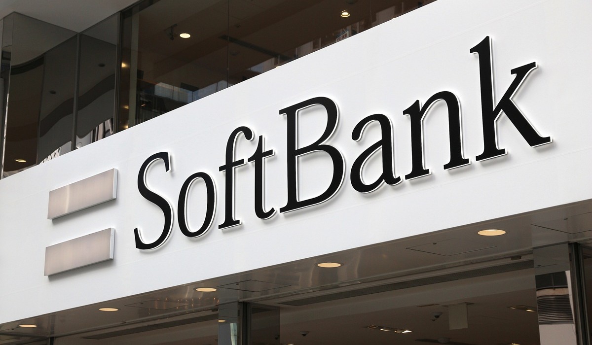 Après sa rencontre avec E.Macron, SoftBank envisagerait d’investir 100 milliards de dollars dans l’IA en France