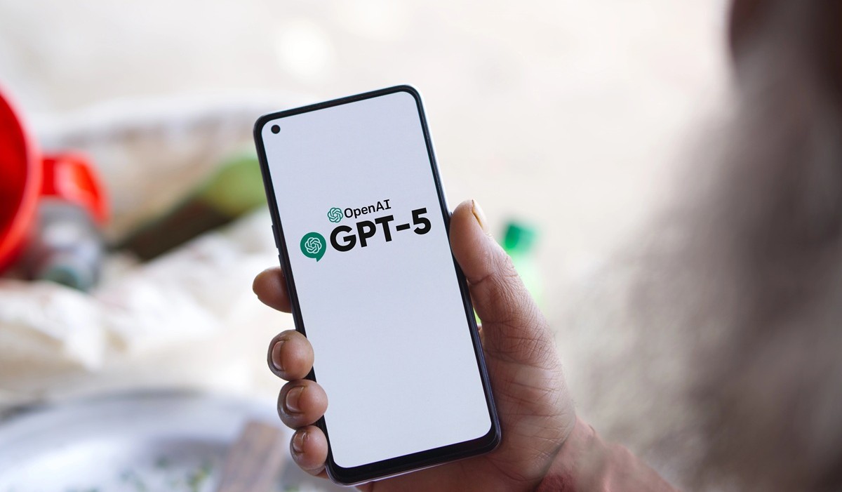 GPT-5.5 Instant arrive dans ChatGPT avec une promesse simple : mieux répondre, sans en faire trop