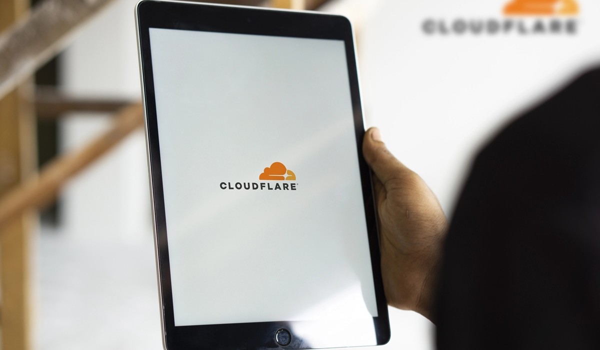 Cloudflare assume pleinement ses 1100 suppressions de postes au nom de l’IA agentique