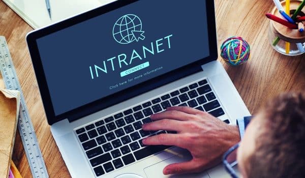 Intranet d’entreprise en 2026 : pourquoi les secteurs réglementés misent sur Microsoft 365