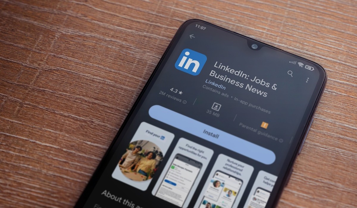 LinkedIn revendique la protection de la vie privée, mais son modèle premium relance le débat